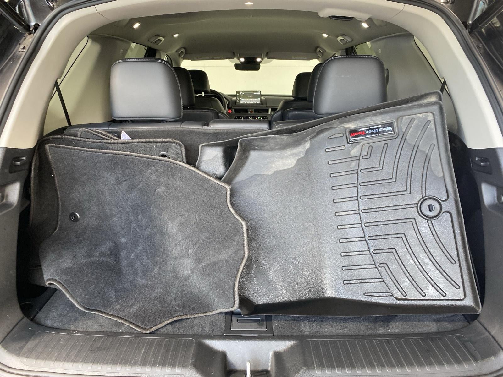 2023 Honda Pilot EX-L w/Rear Captain's Chairs