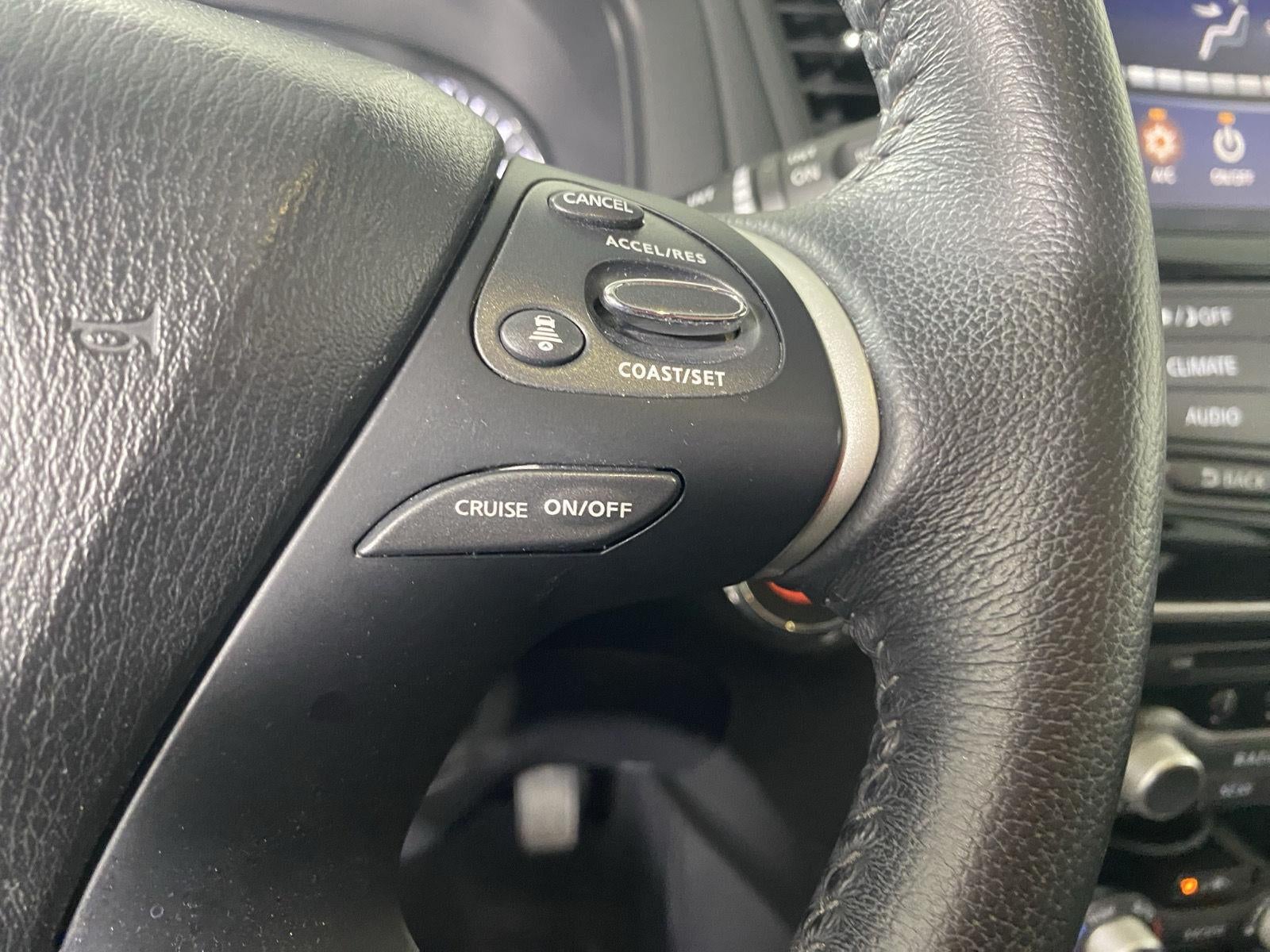 2019 Nissan Pathfinder SV