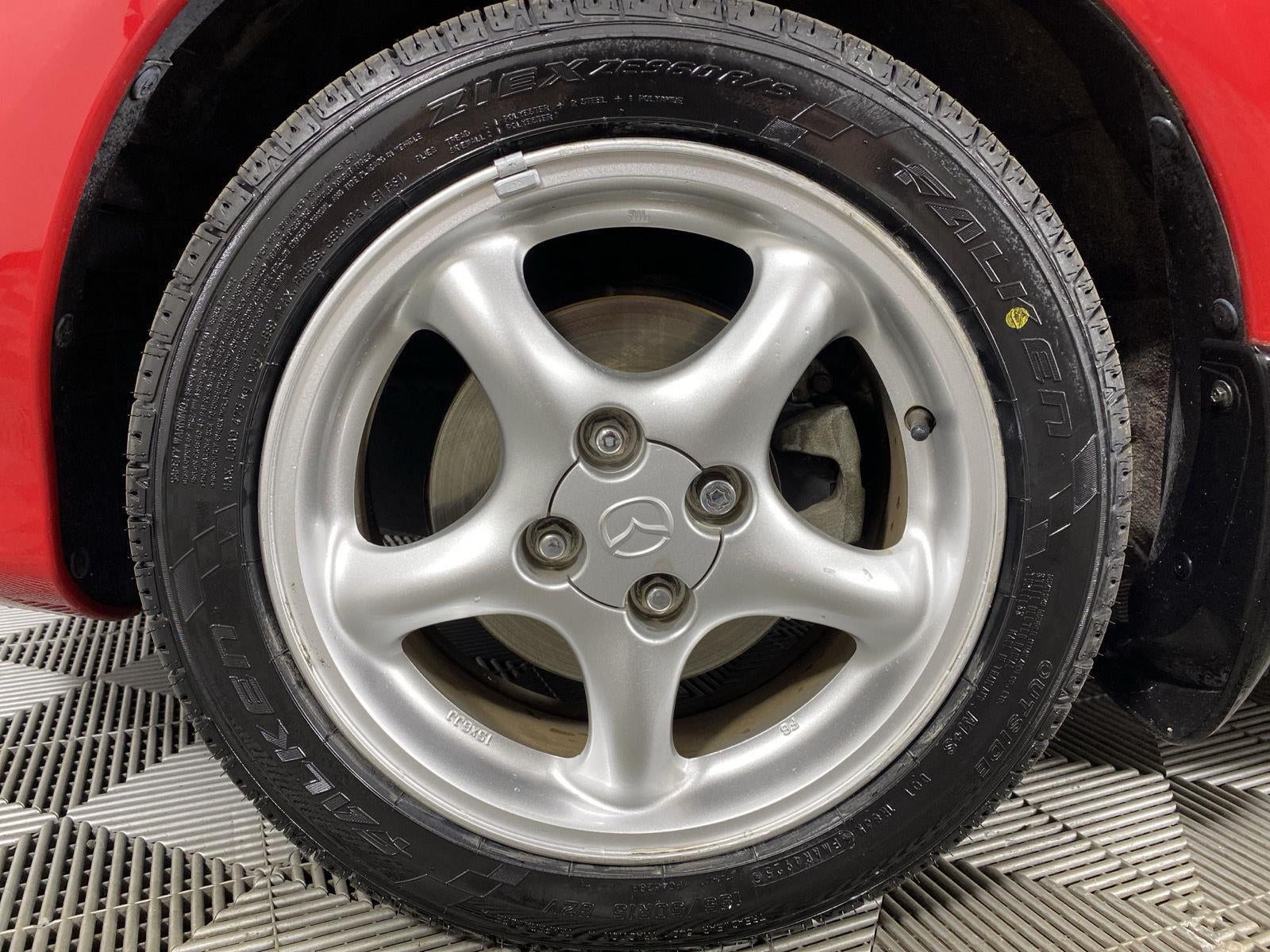 2001 Mazda Mazda MX-5 Miata Base
