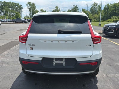 2022 Volvo XC40 Momentum
