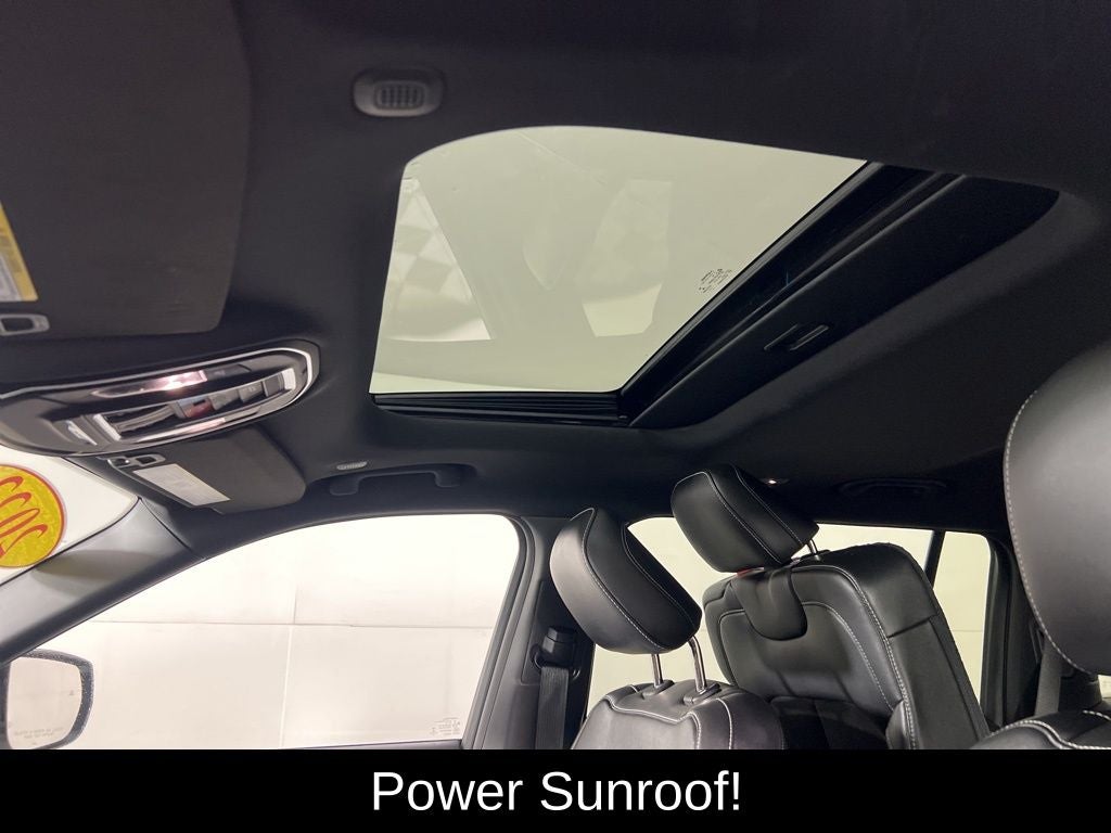 2022 Jeep Grand Cherokee L Altitude 4WD