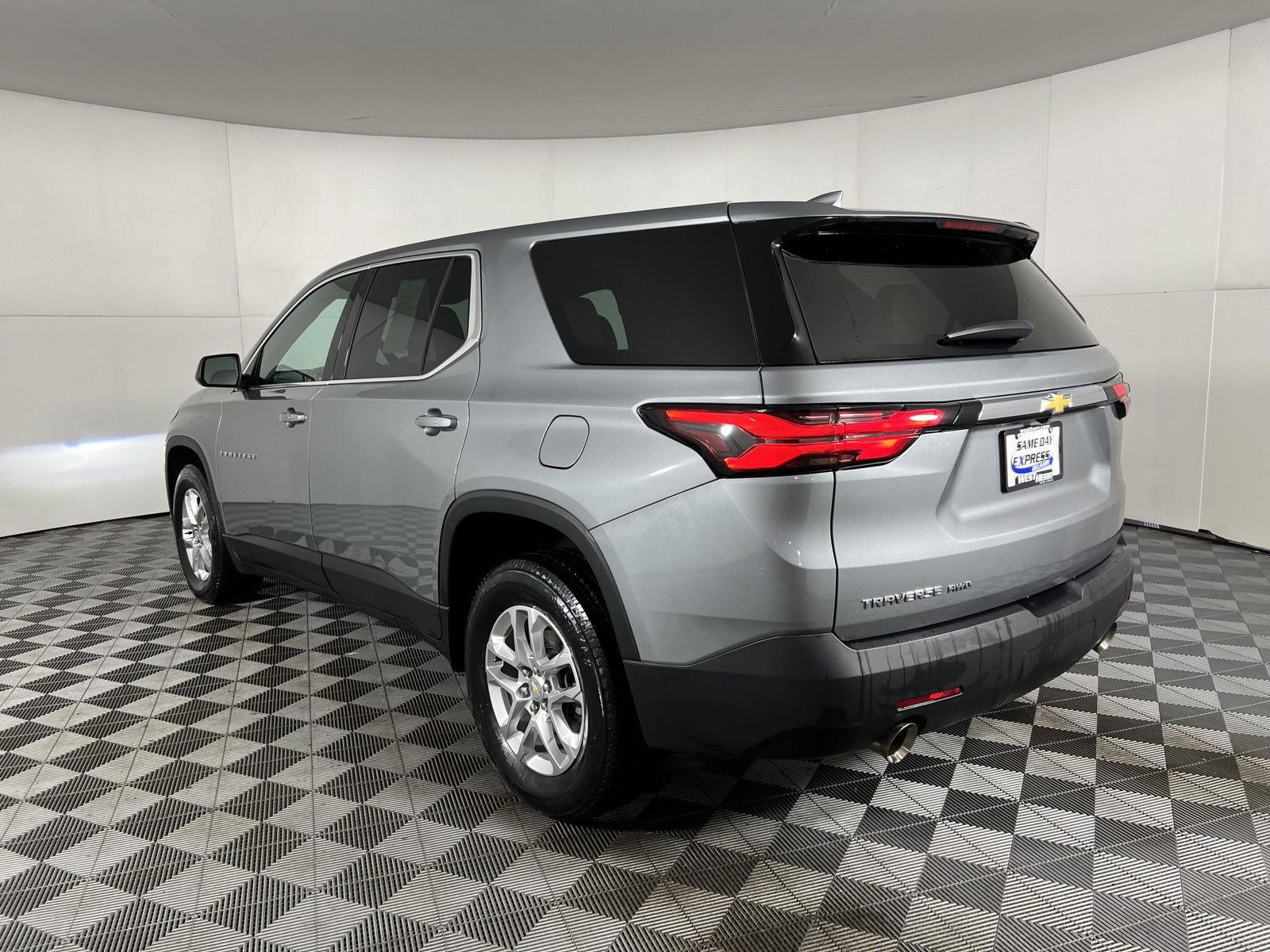 2023 Chevrolet Traverse LS