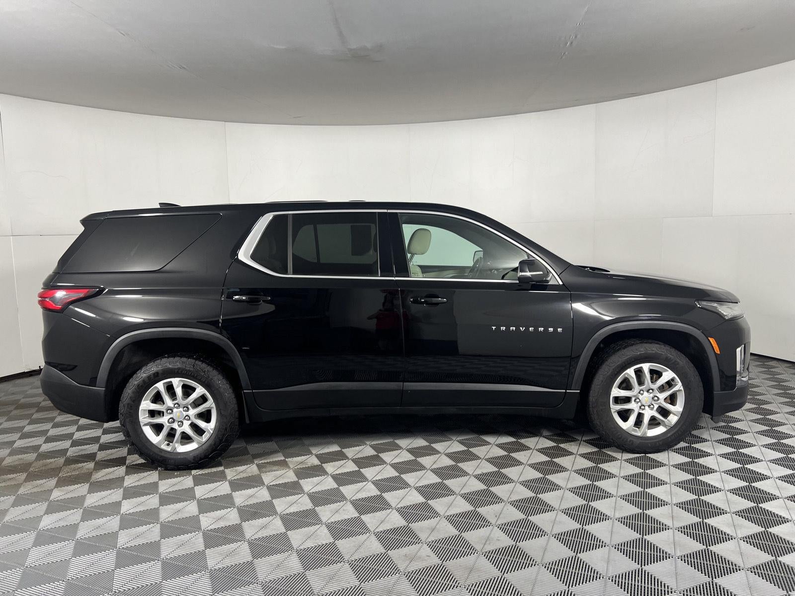 2023 Chevrolet Traverse LS