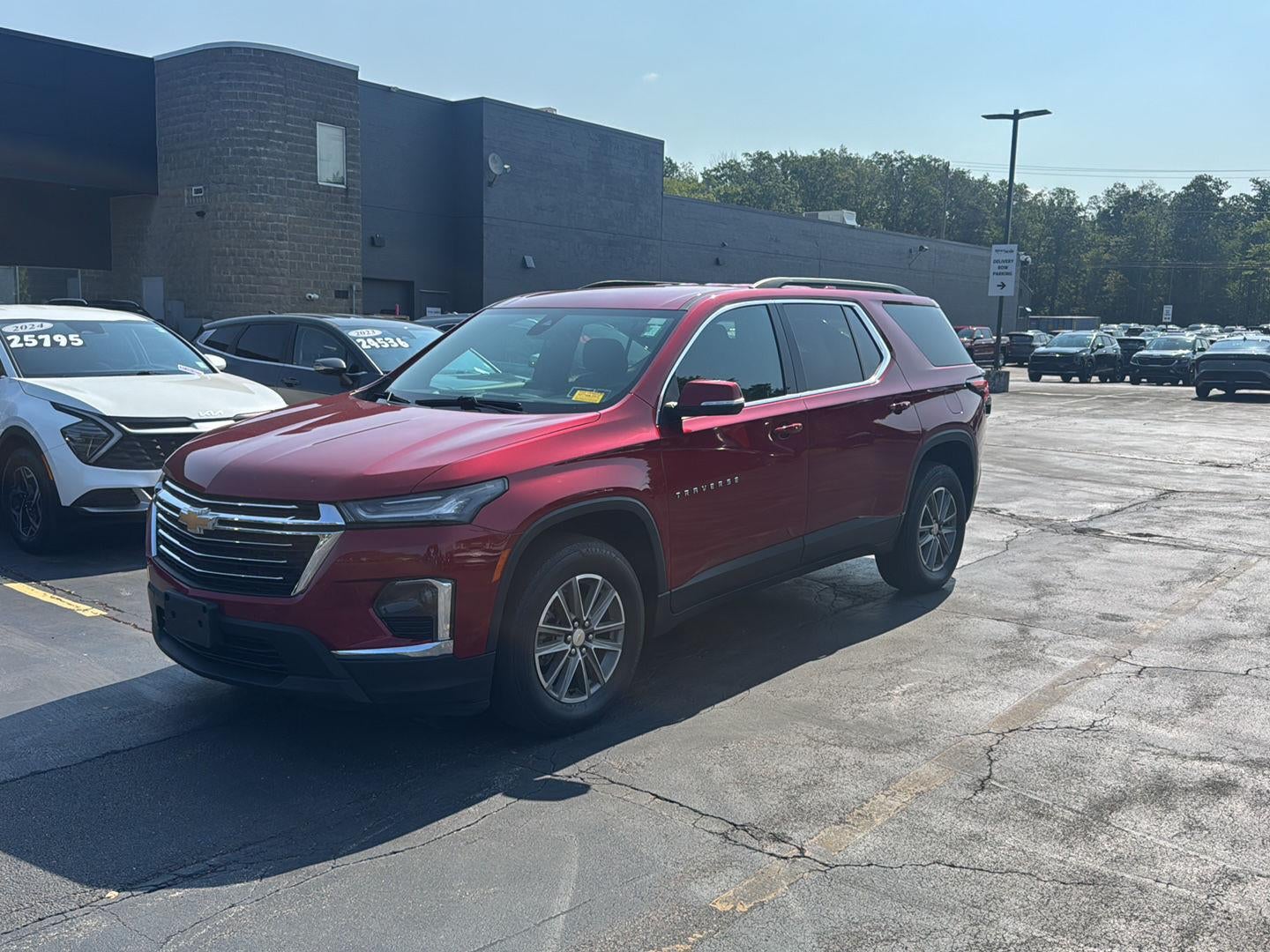 2023 Chevrolet Traverse LT Cloth