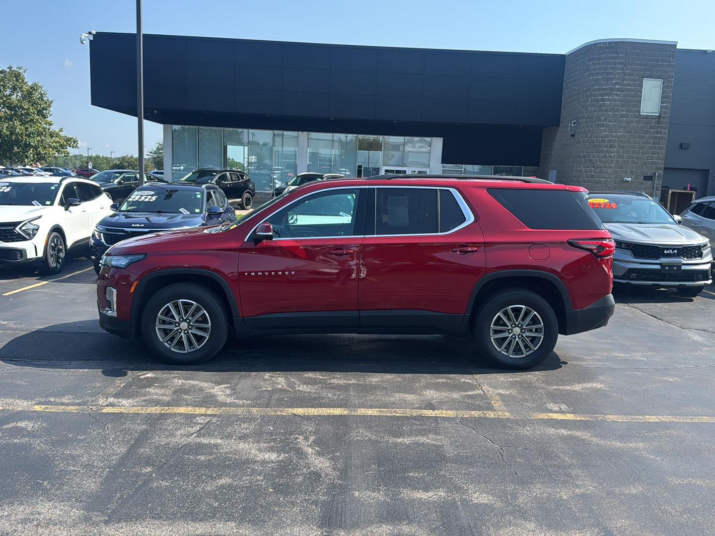 2023 Chevrolet Traverse LT Cloth