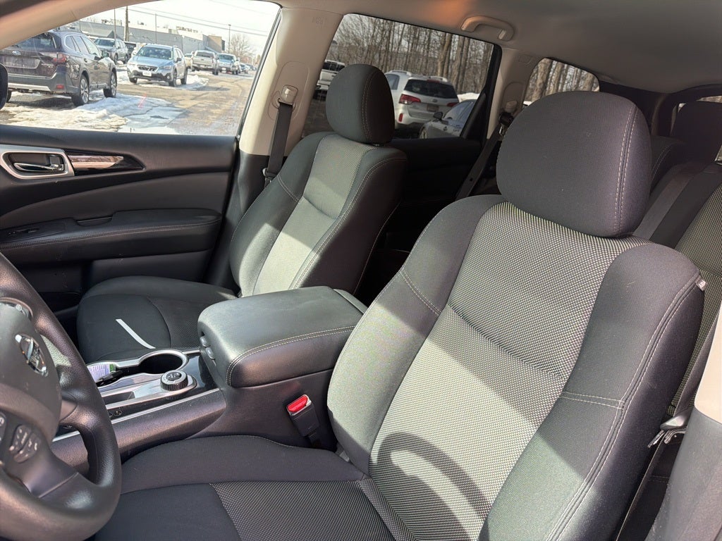 2020 Nissan Pathfinder S