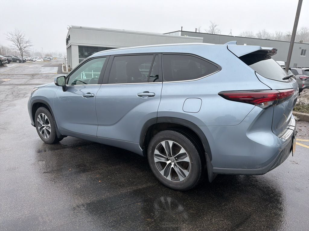 2024 Toyota Highlander LE