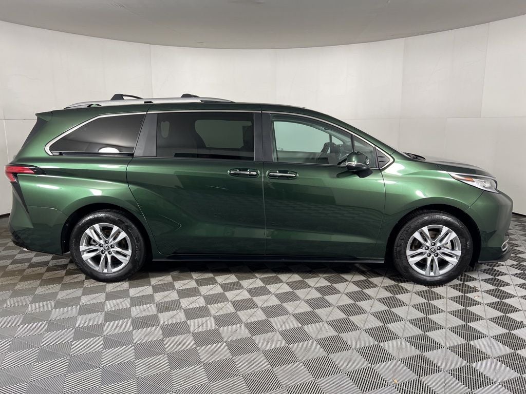 2024 Toyota Sienna Limited 7 Passenger
