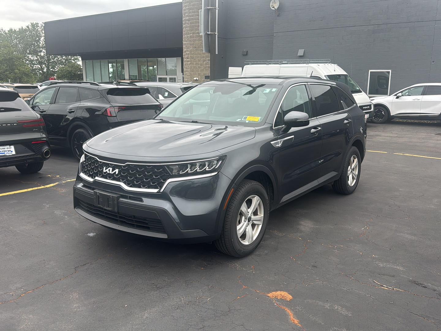 2023 Kia Sorento LX