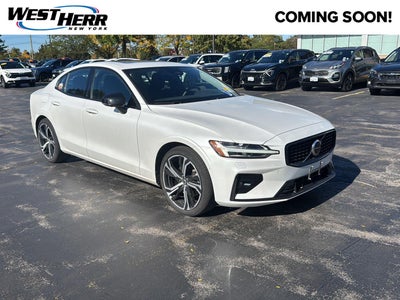 2024 Volvo S60 Plus Dark Theme
