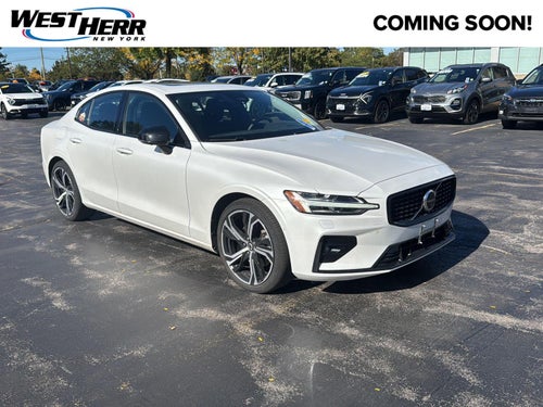 2024 Volvo S60 Plus Dark Theme