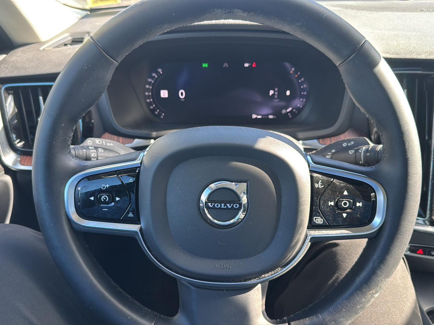 2024 Volvo S60 Plus Dark Theme