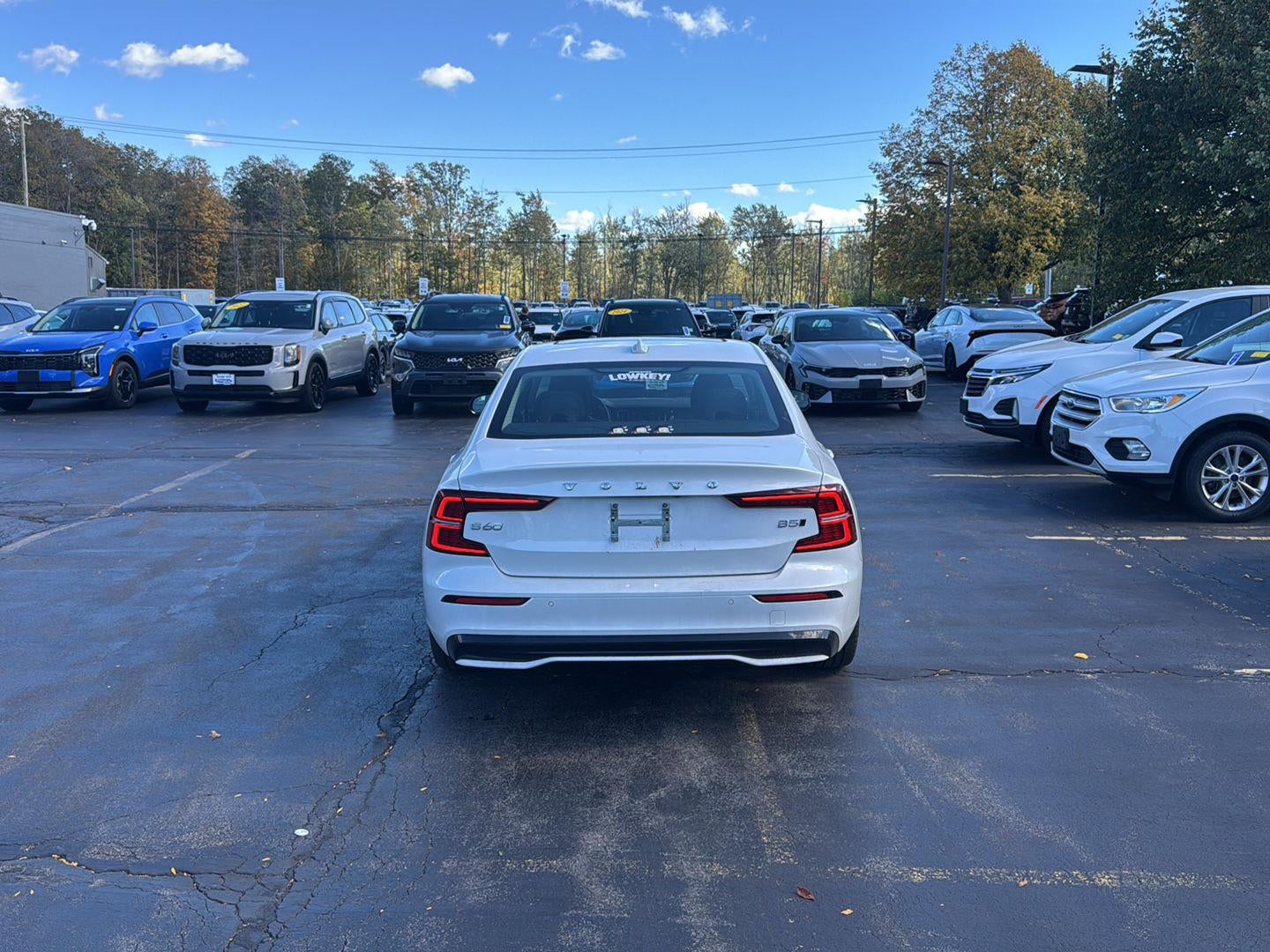 2024 Volvo S60 Plus Dark Theme