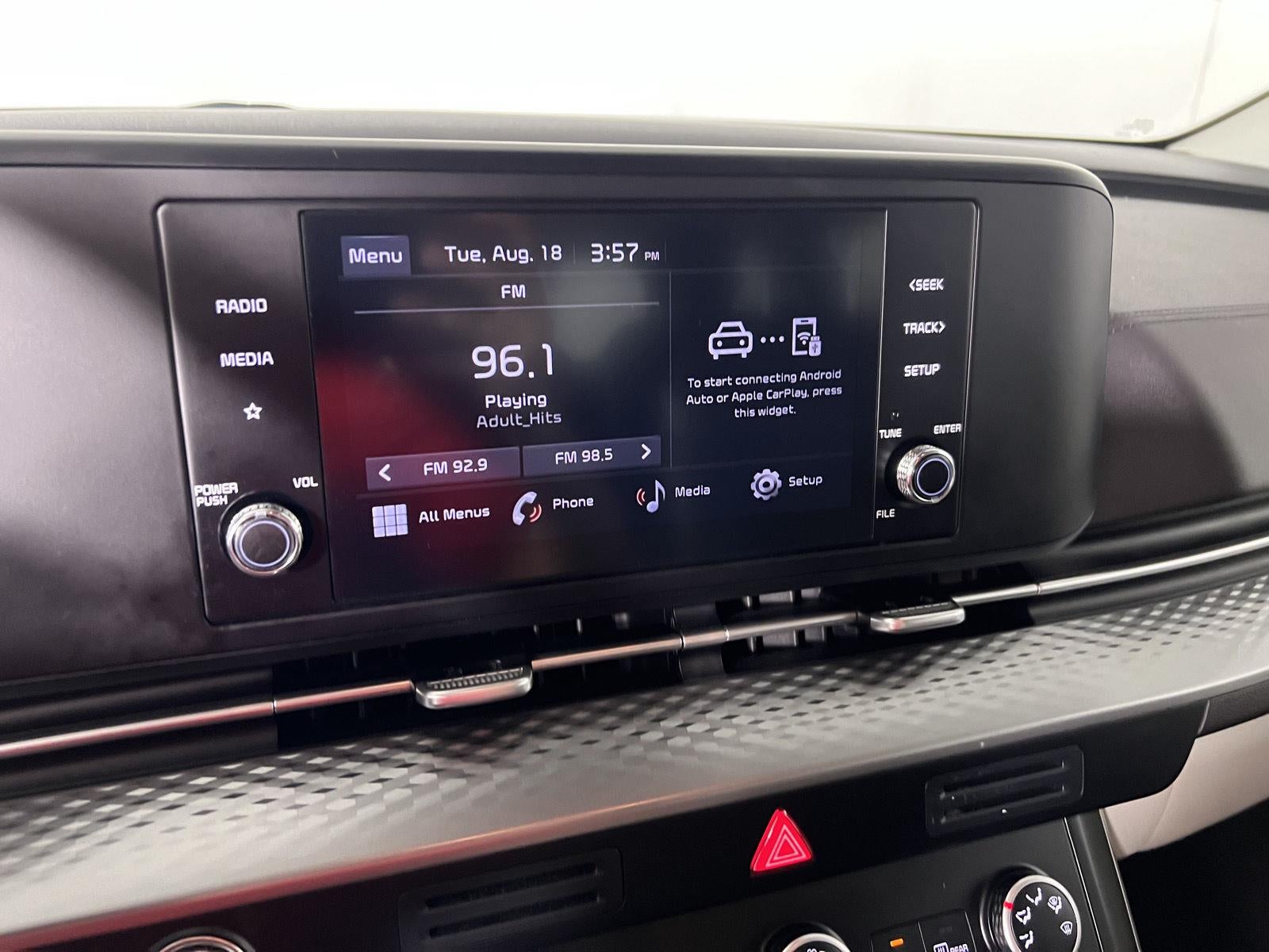 2024 Kia Carnival LX