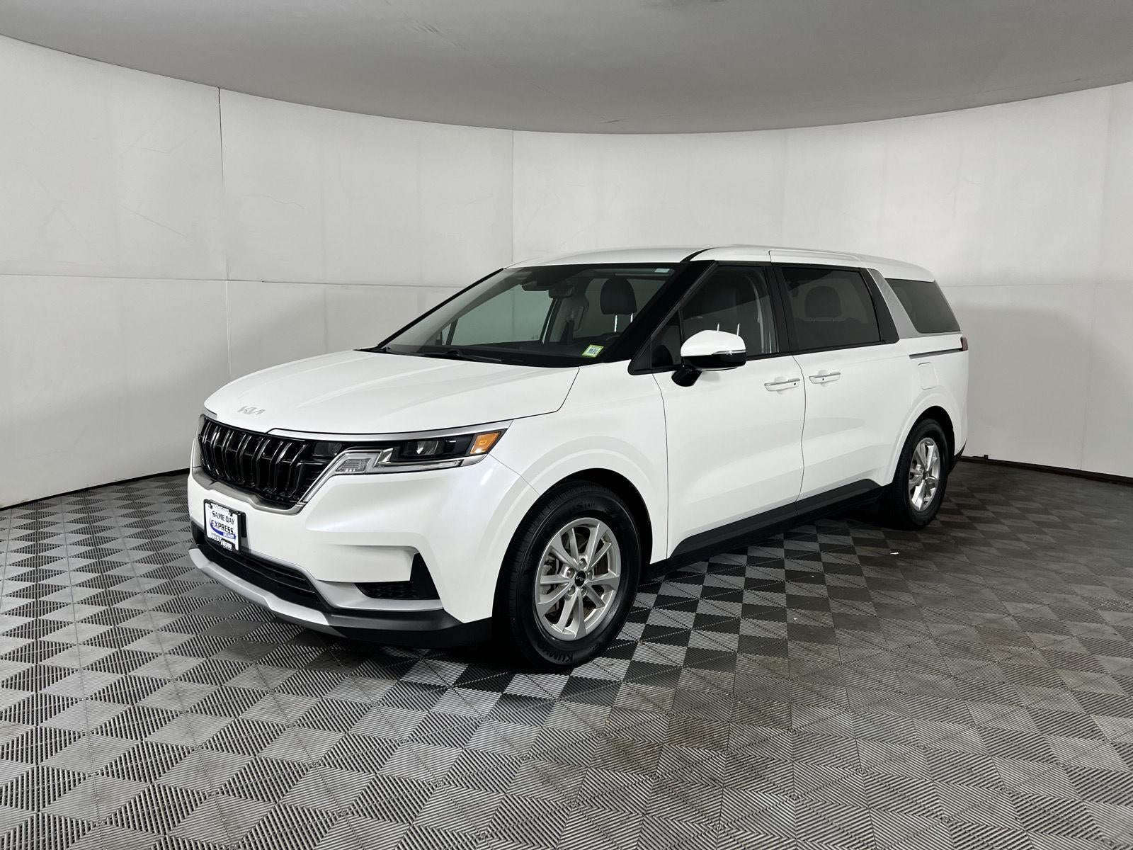 2024 Kia Carnival LX