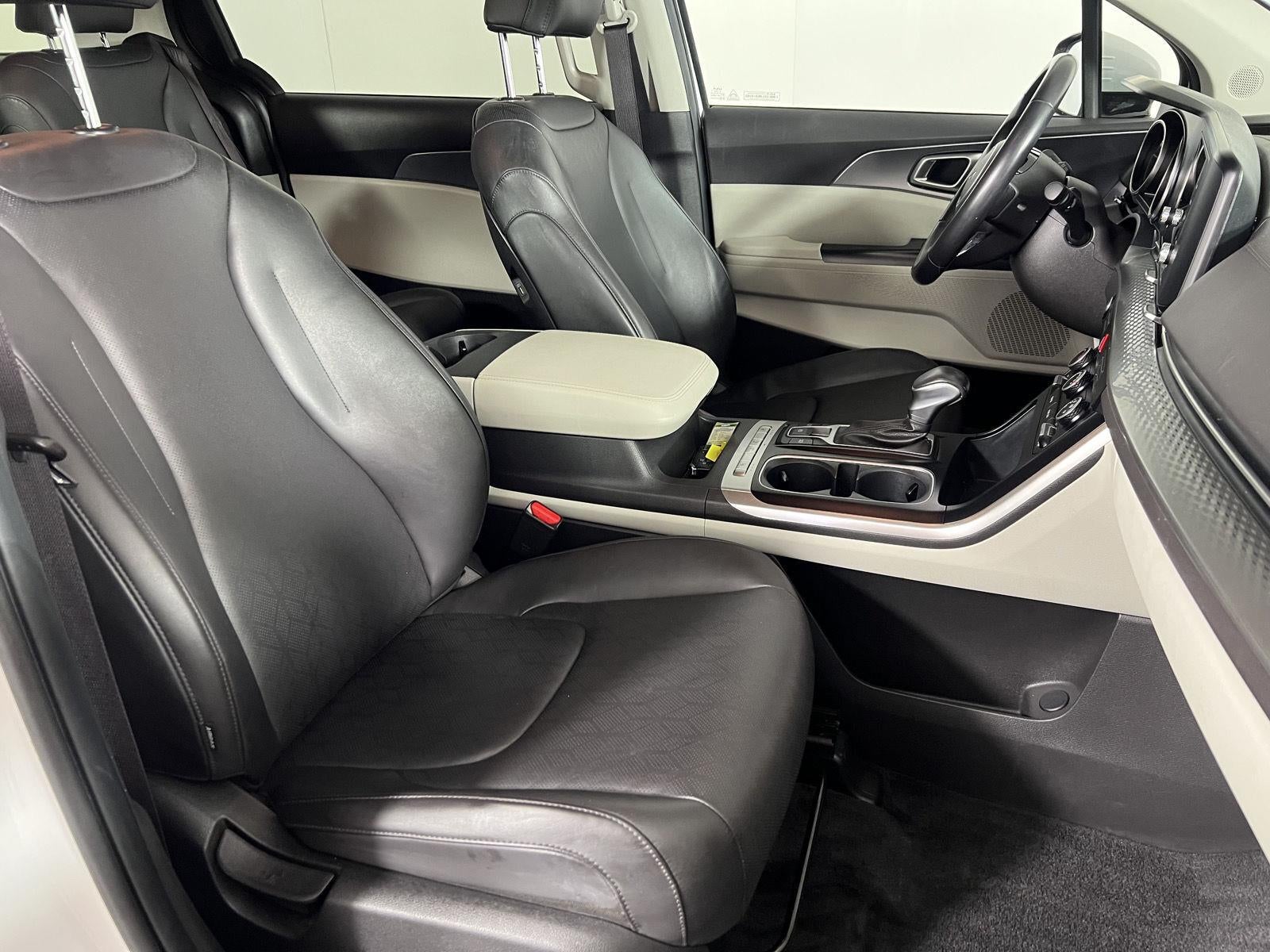 2024 Kia Carnival LX