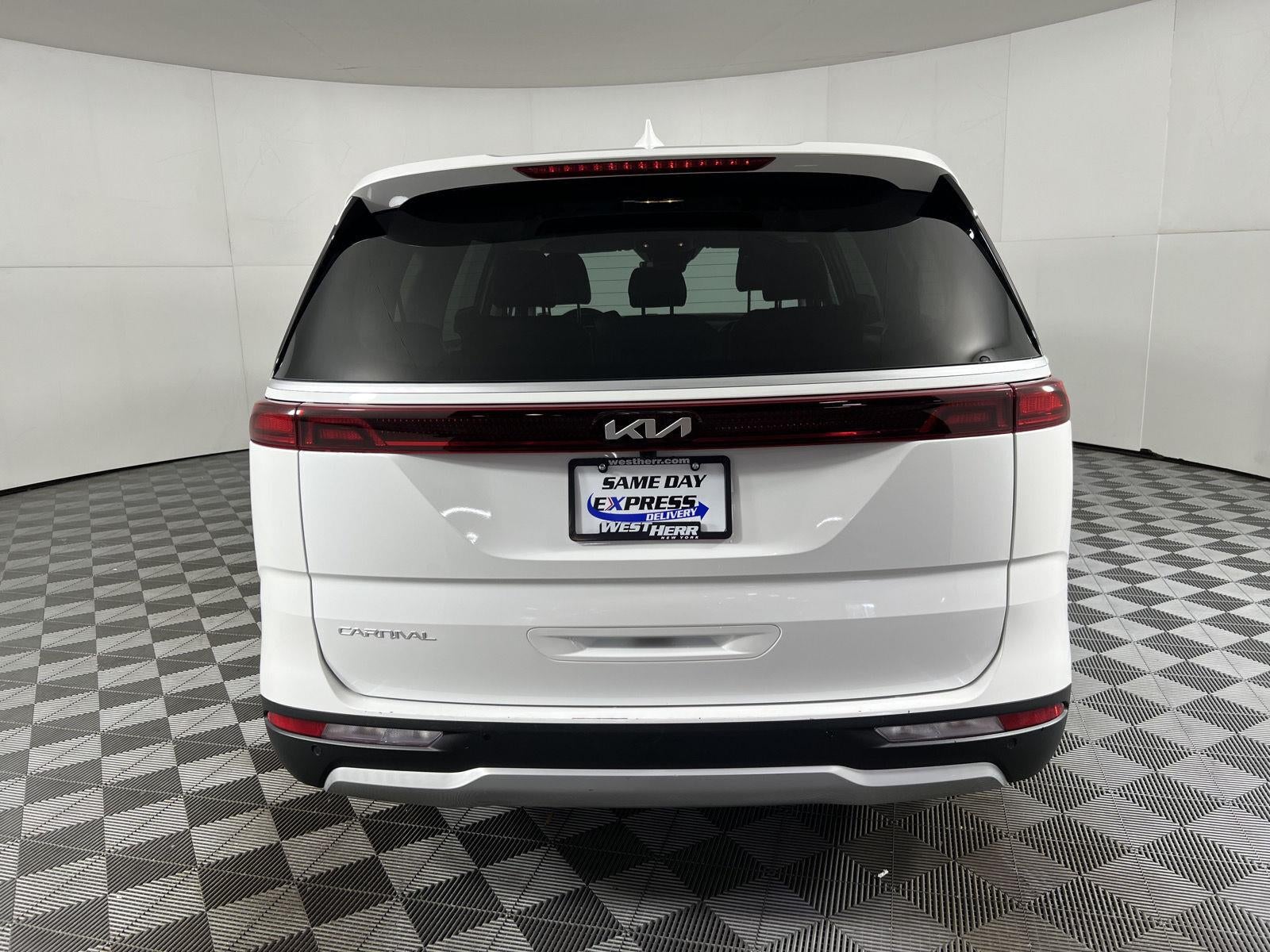 2024 Kia Carnival LX