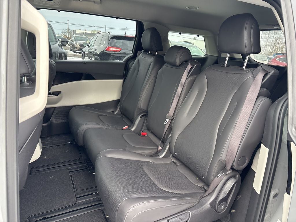 2023 Kia Carnival EX Certified