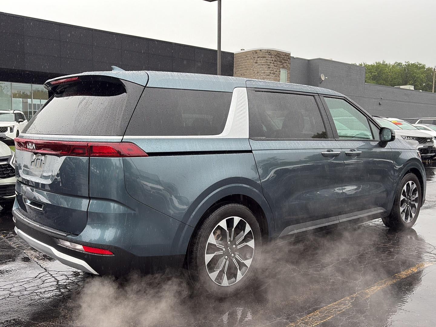 2024 Kia Carnival EX