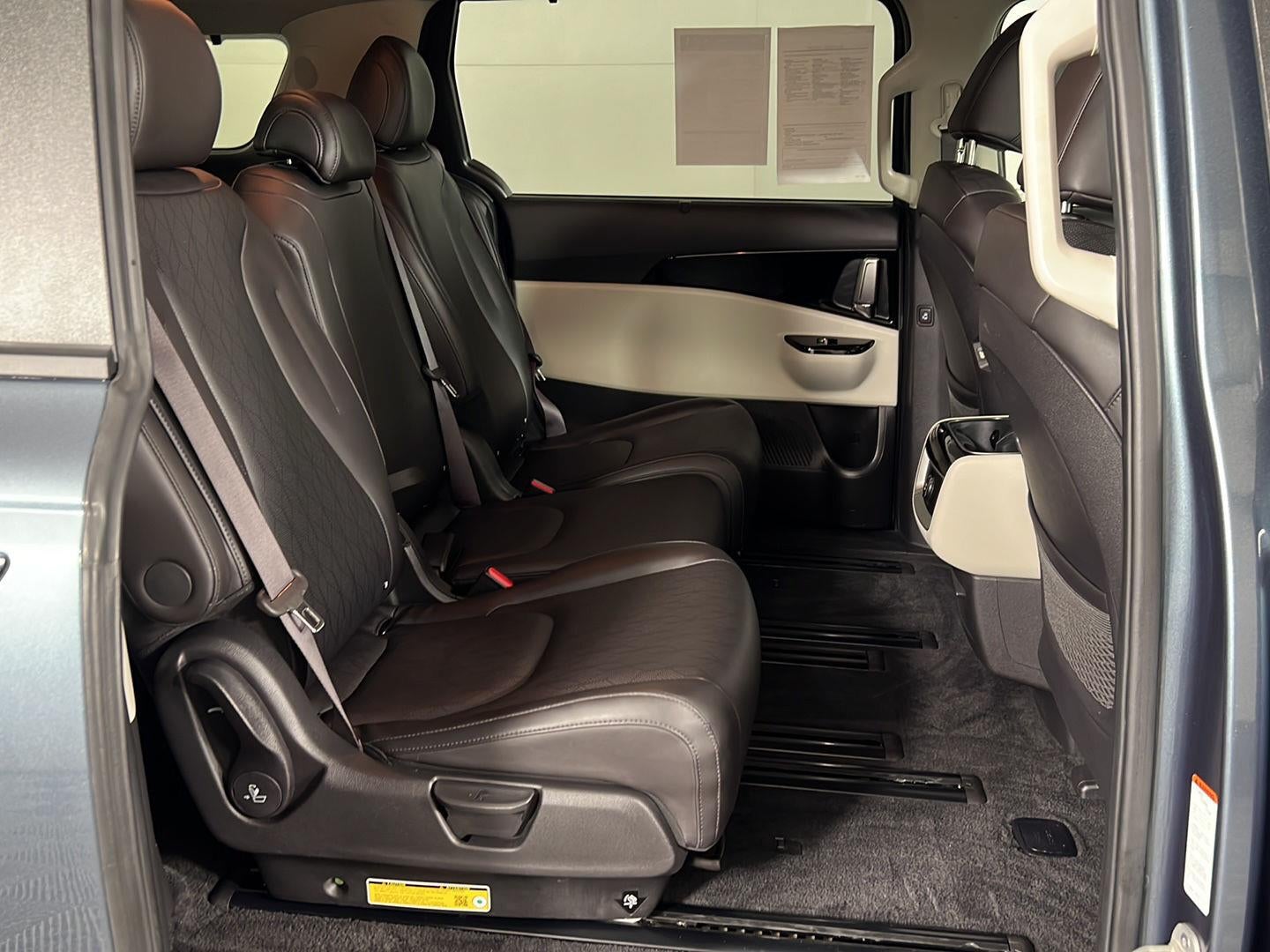 2024 Kia Carnival EX