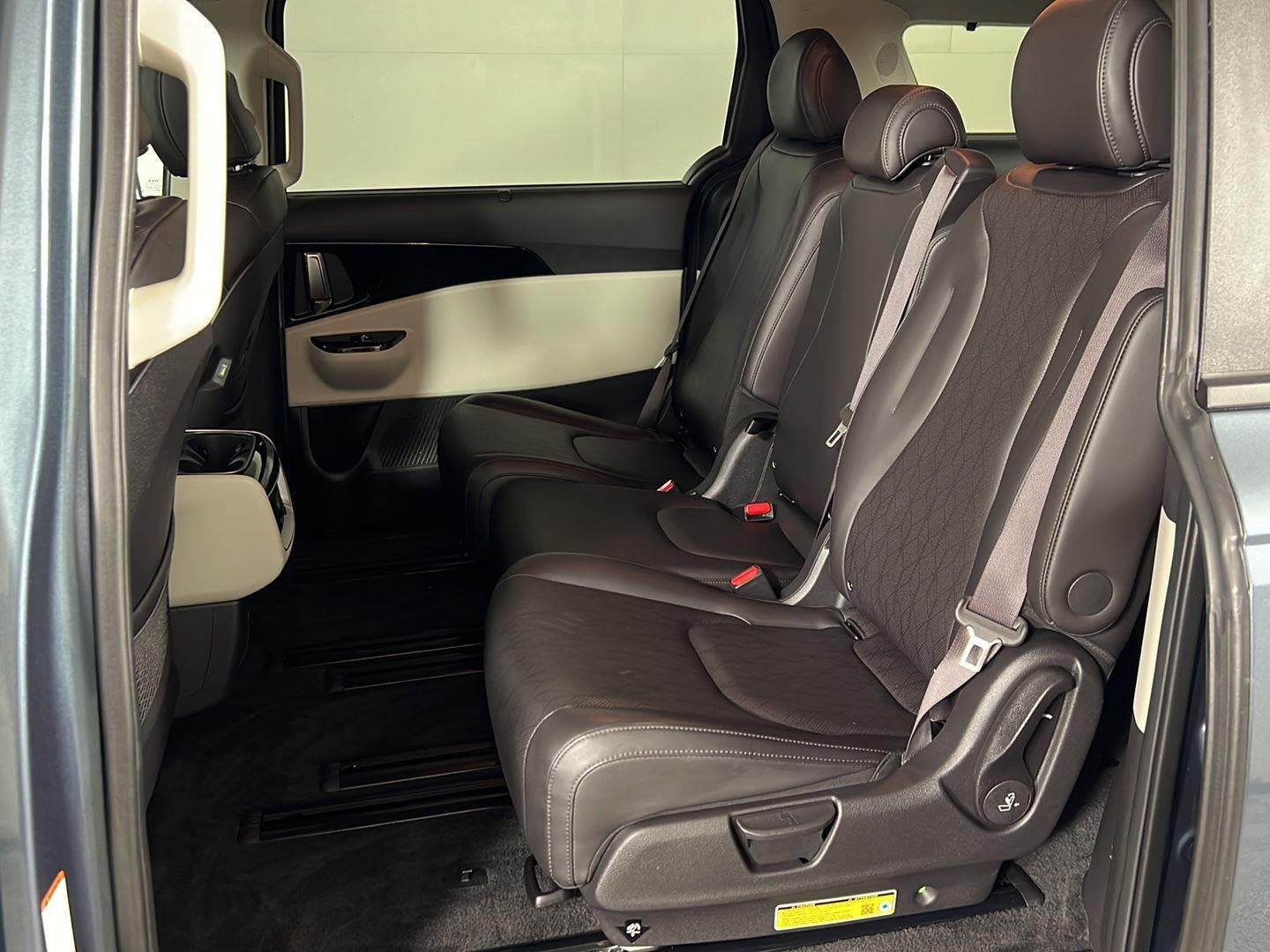 2024 Kia Carnival EX