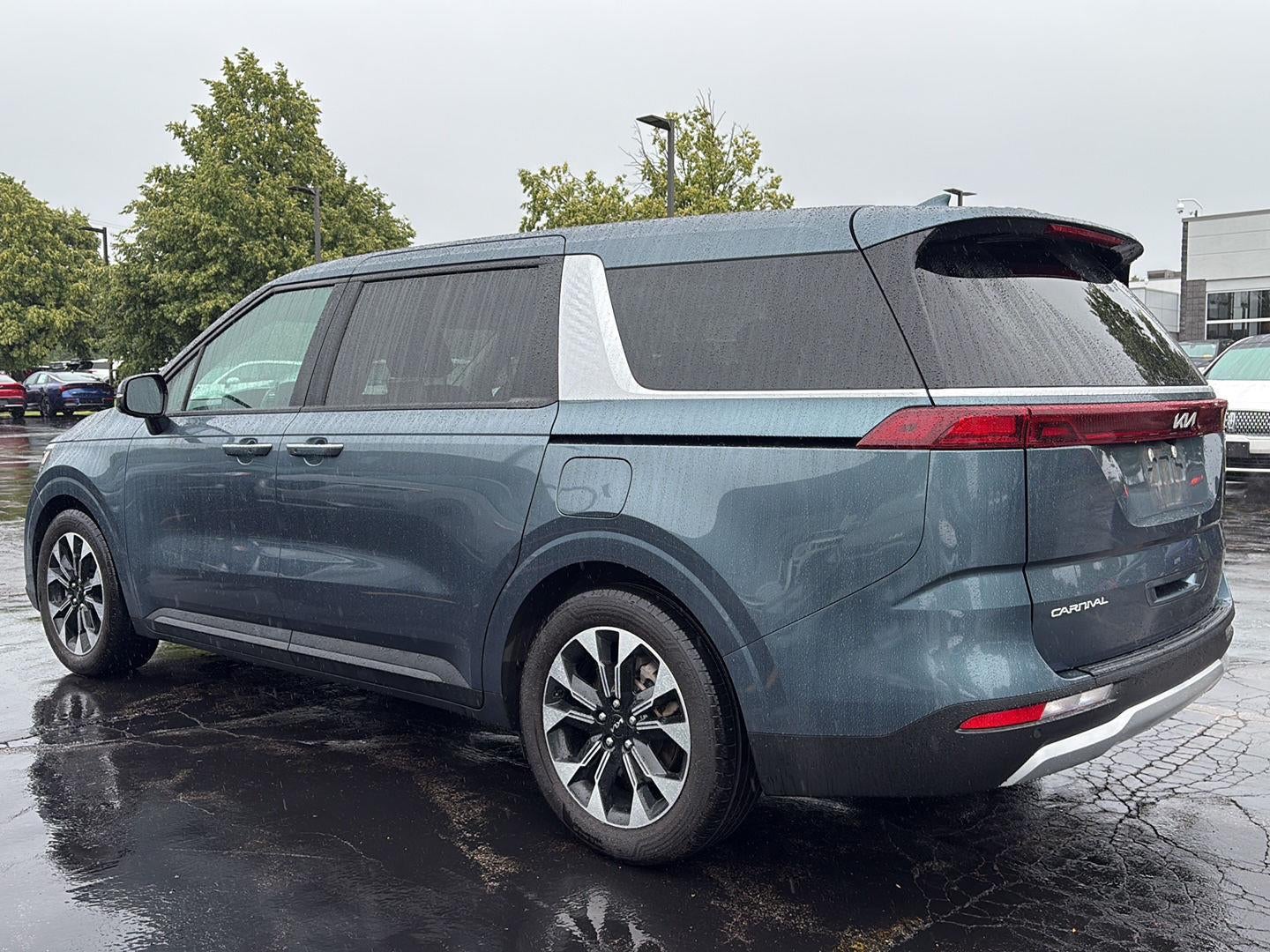 2024 Kia Carnival EX