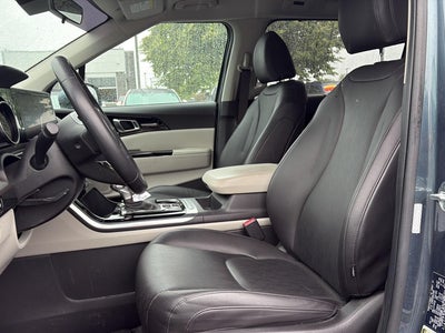 2024 Kia Carnival EX