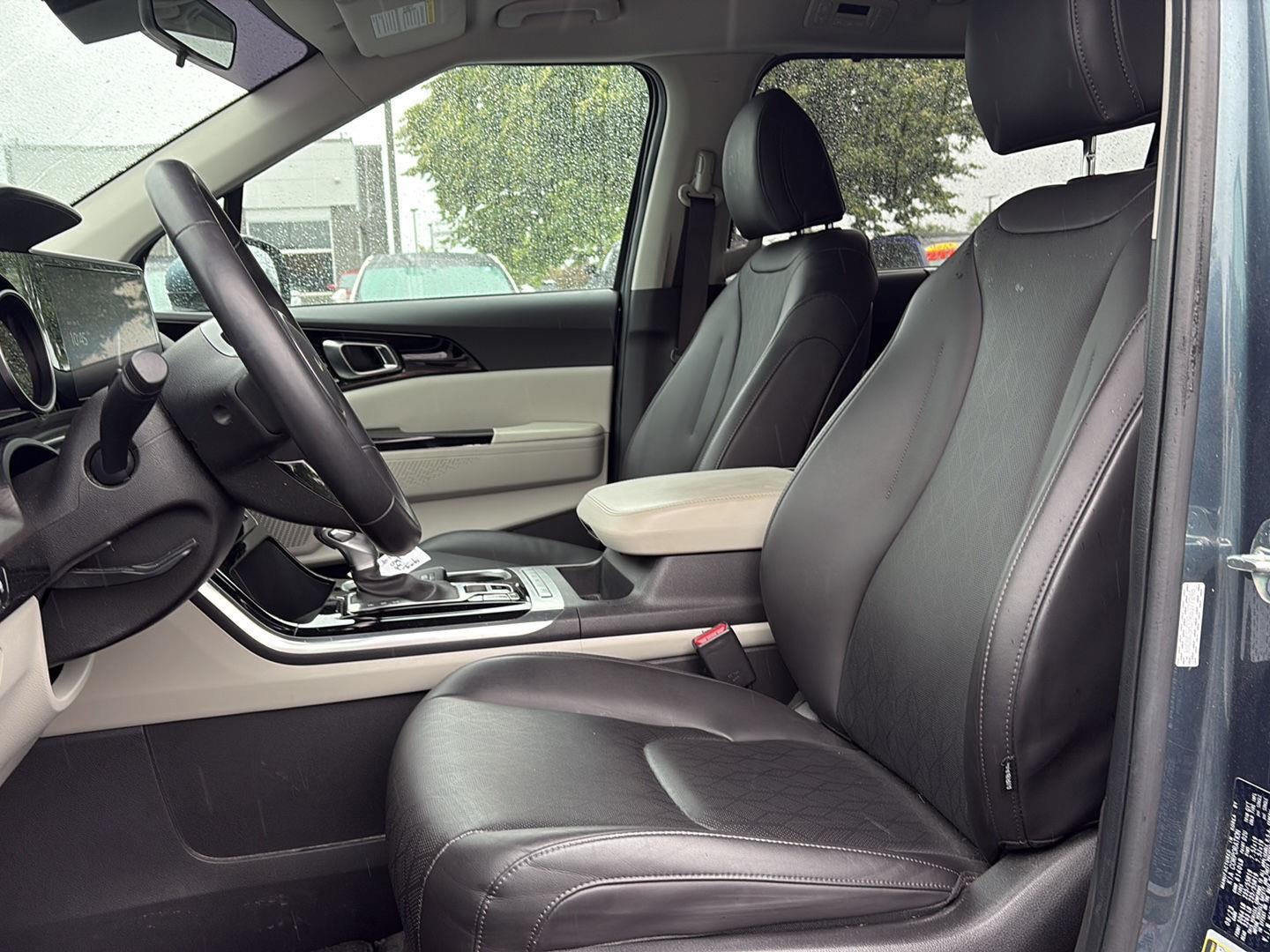 2024 Kia Carnival EX