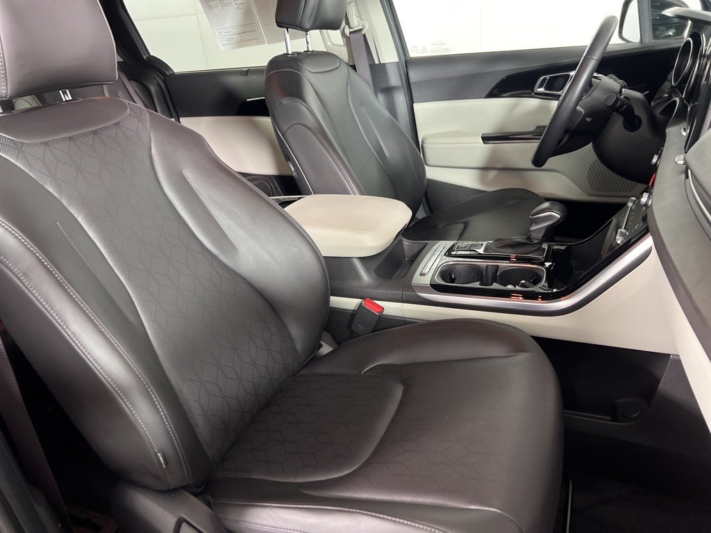 2023 Kia Carnival EX Certified