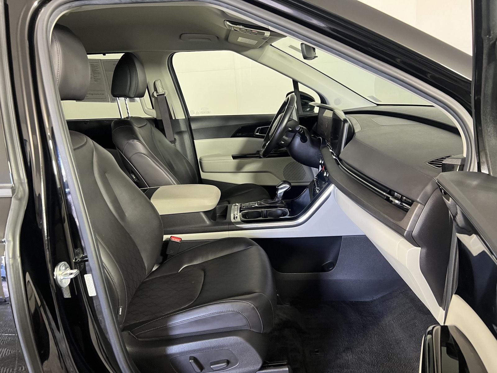 2024 Kia Carnival SX