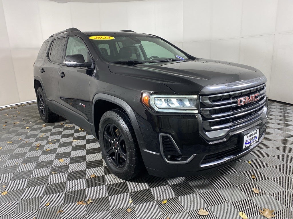 2023 GMC Acadia AT4