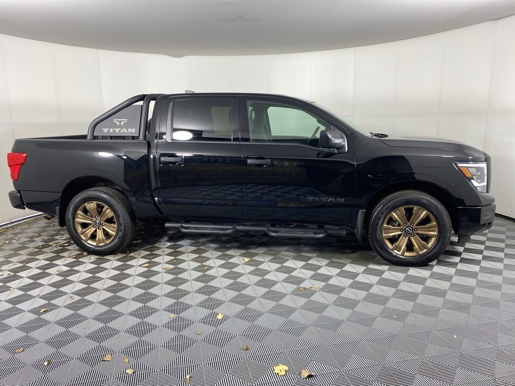 2024 Nissan Titan SV