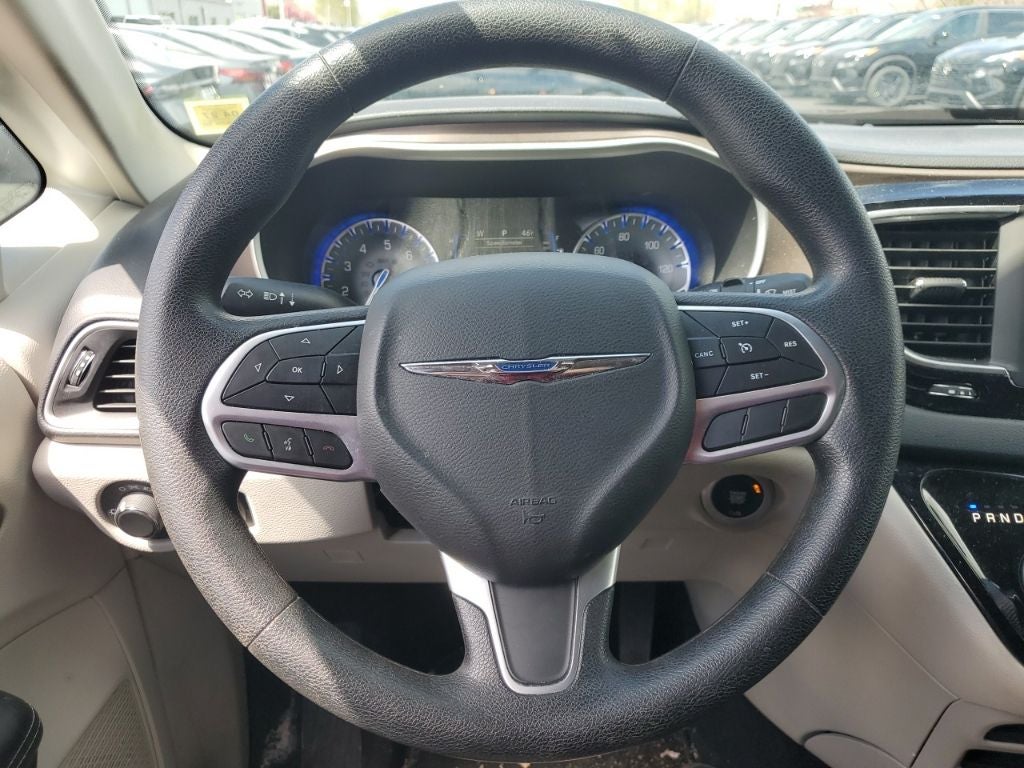 2021 Chrysler Voyager LX