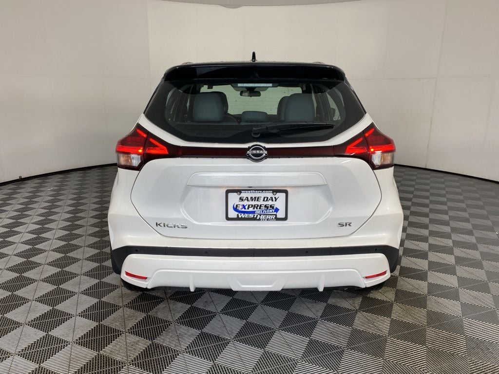 2023 Nissan Kicks SR