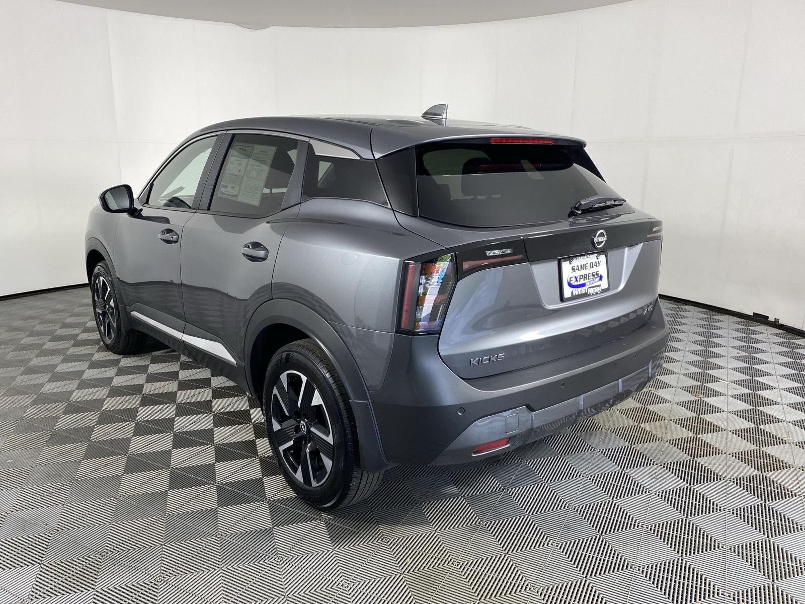 2025 Nissan Kicks SV