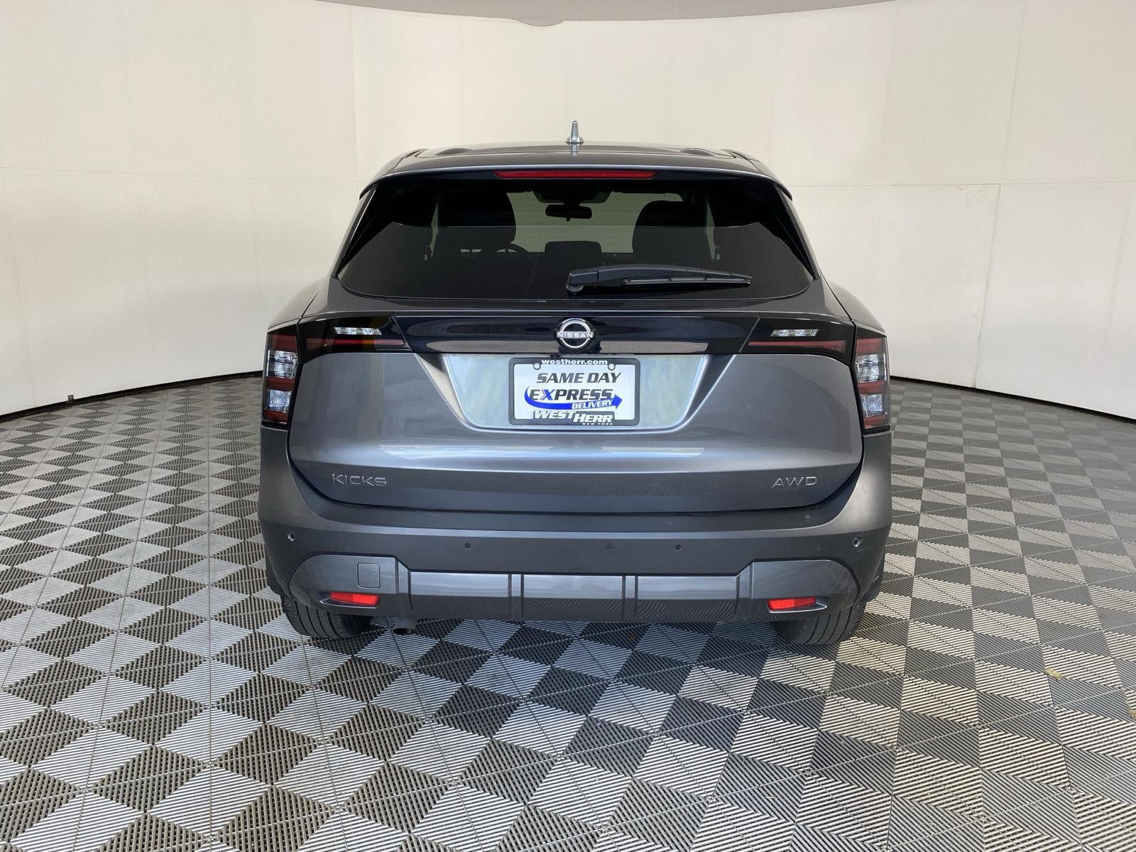 2025 Nissan Kicks SV