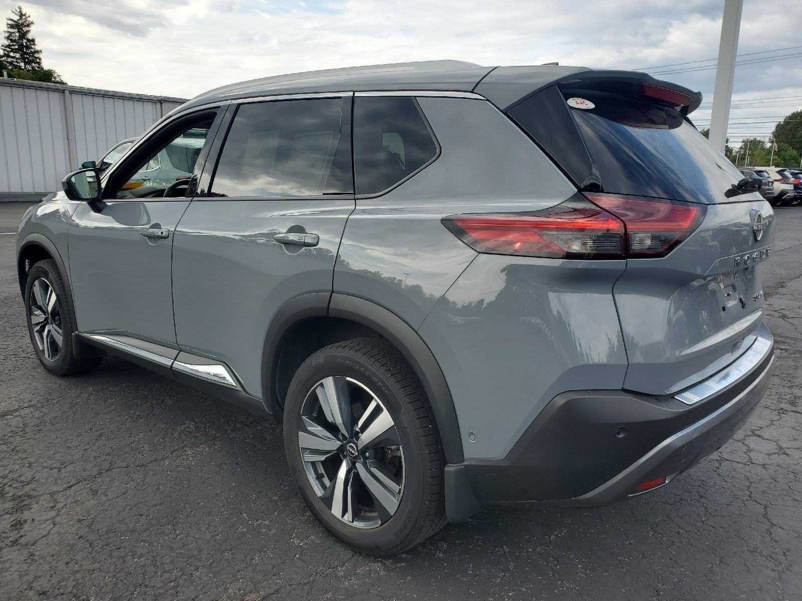2022 Nissan Rogue SL