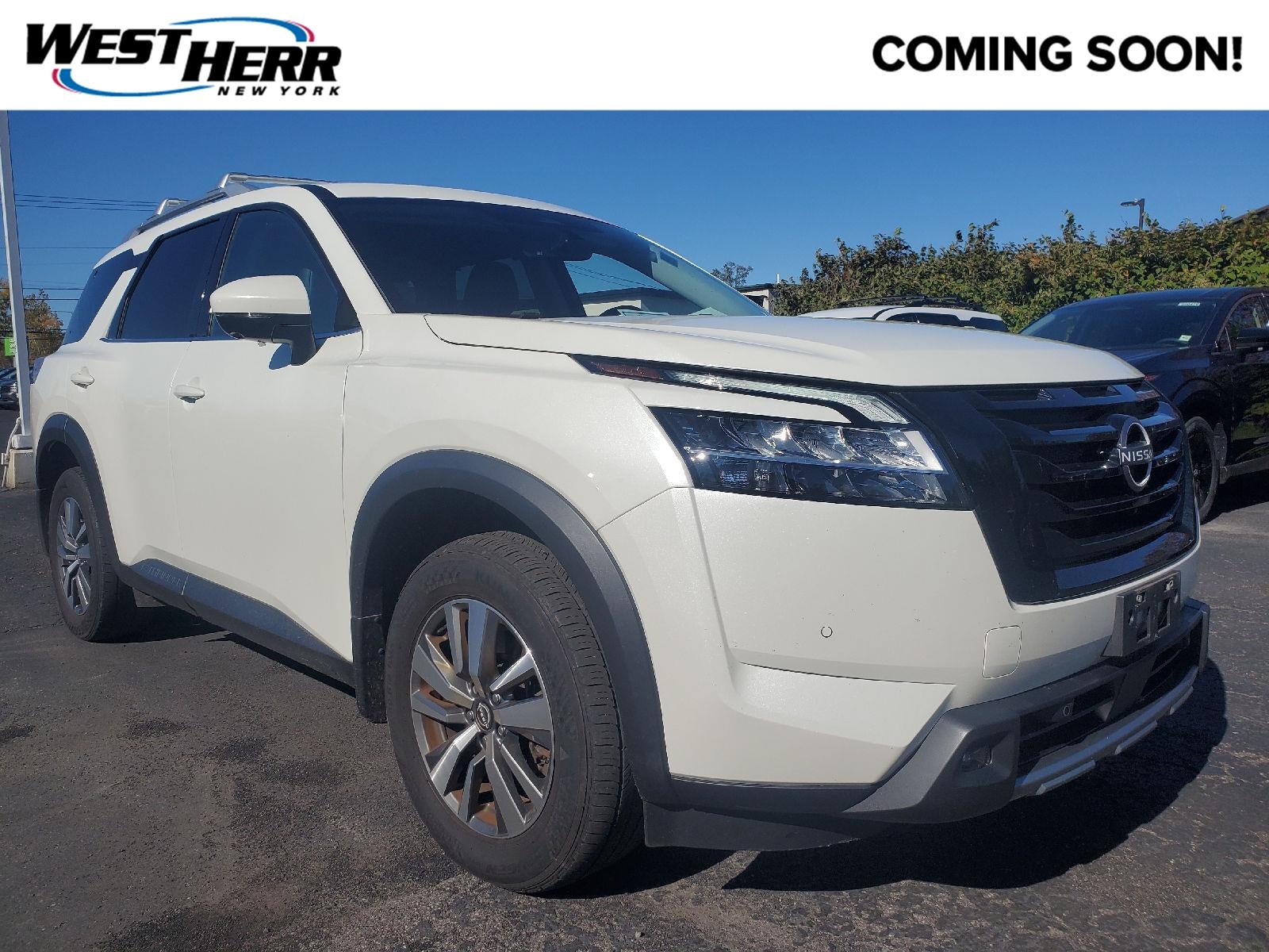 2024 Nissan Pathfinder SL