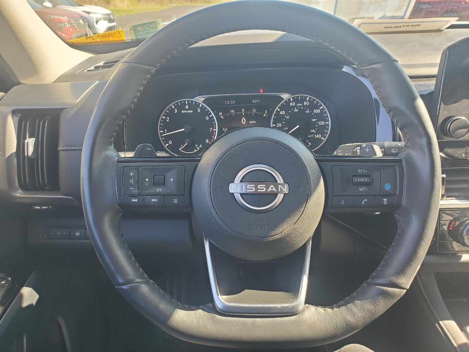 2024 Nissan Pathfinder SL