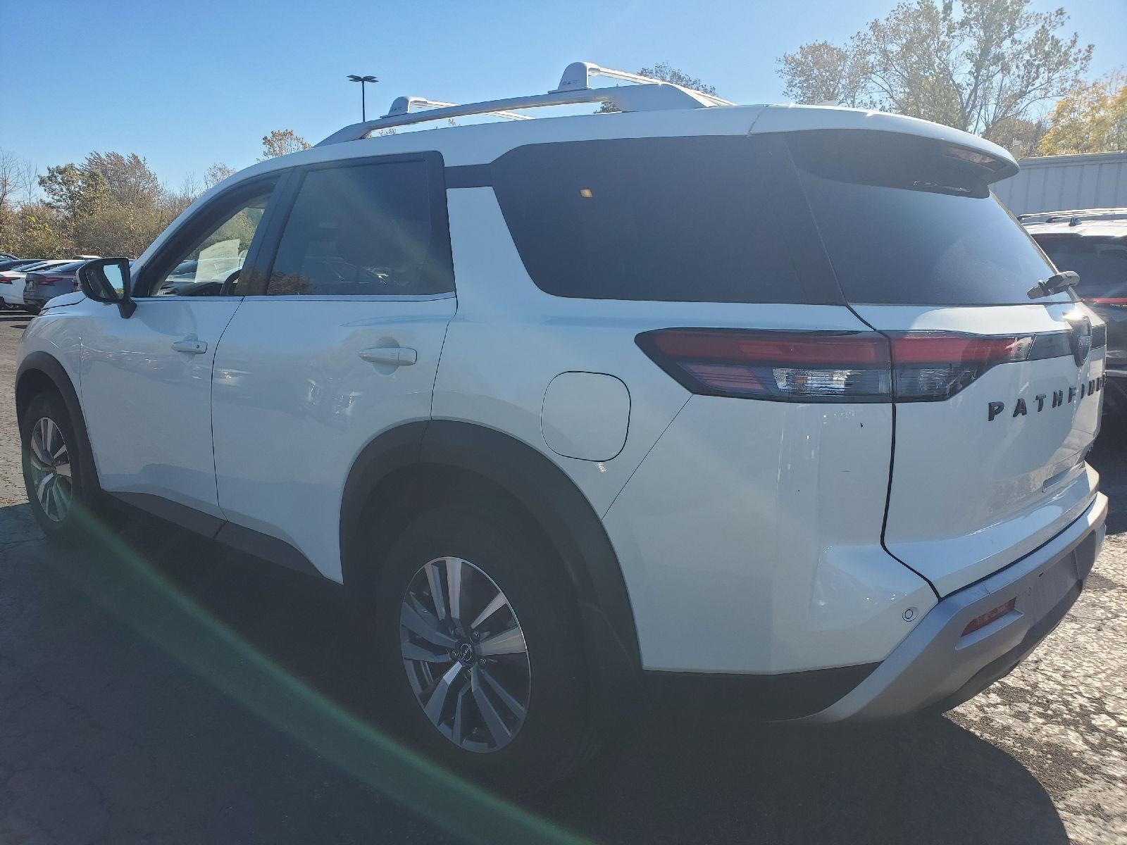 2024 Nissan Pathfinder SL