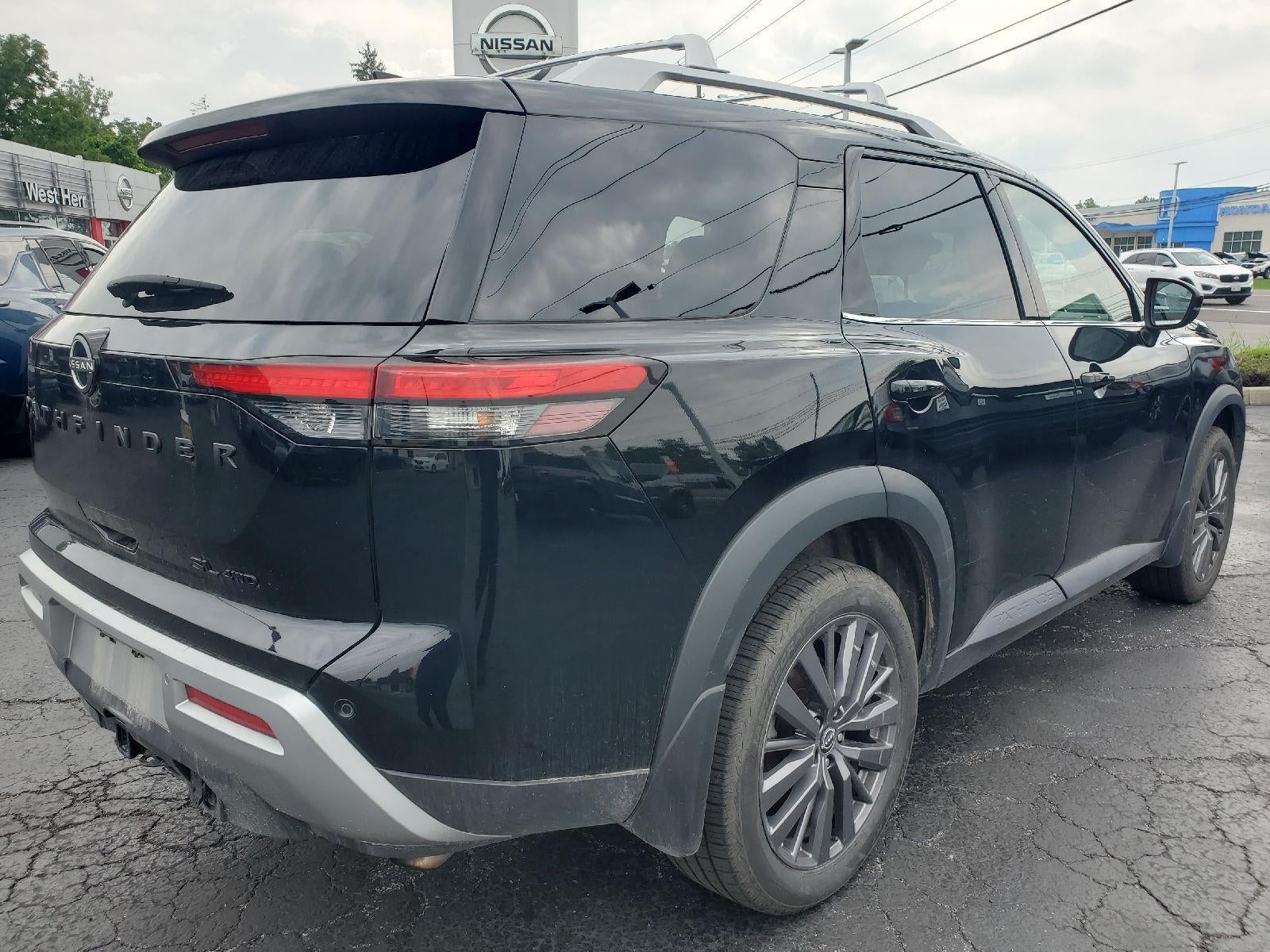 2024 Nissan Pathfinder SL