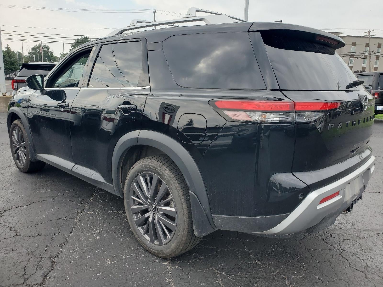 2024 Nissan Pathfinder SL
