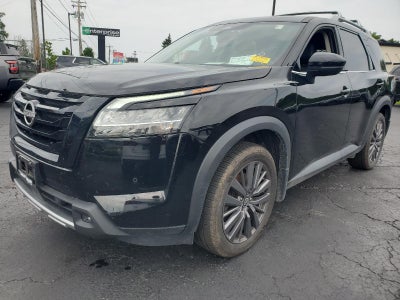 2024 Nissan Pathfinder SL