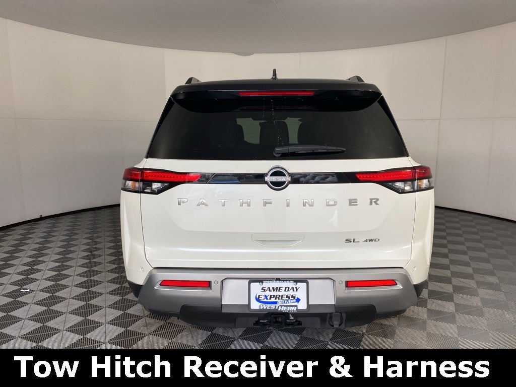 2024 Nissan Pathfinder SL