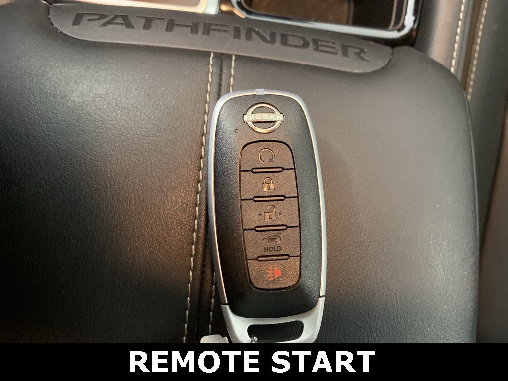 2024 Nissan Pathfinder SL