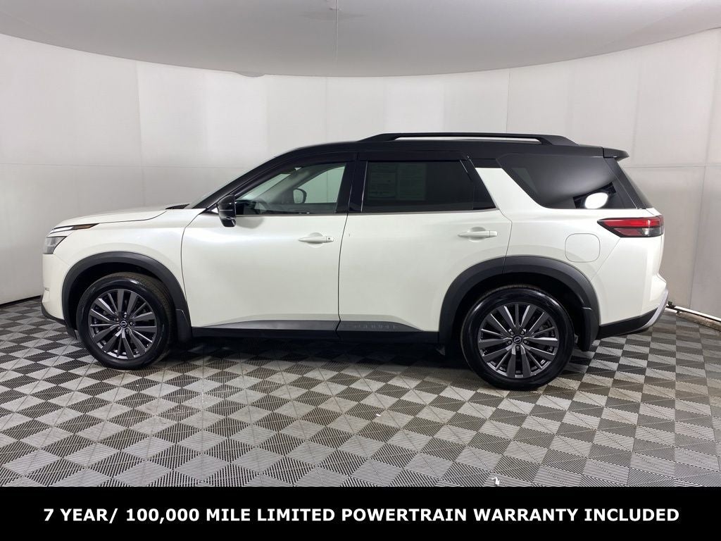 2024 Nissan Pathfinder SL