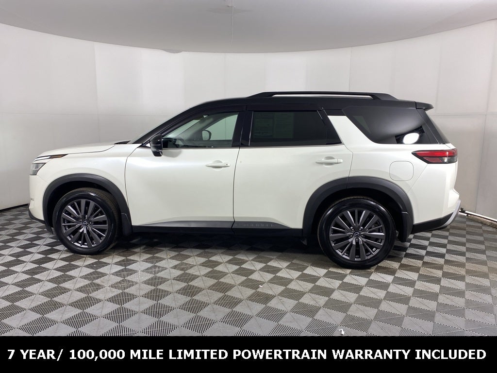 2024 Nissan Pathfinder SL