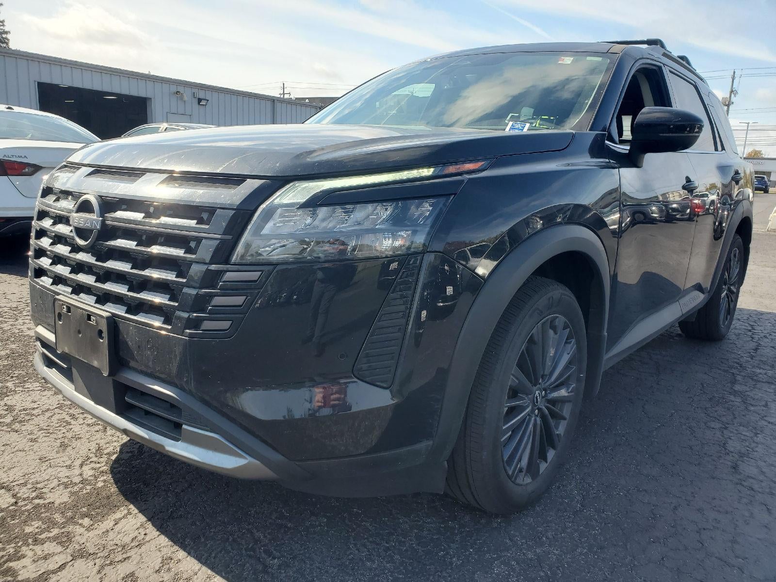 2026 Nissan Pathfinder SL