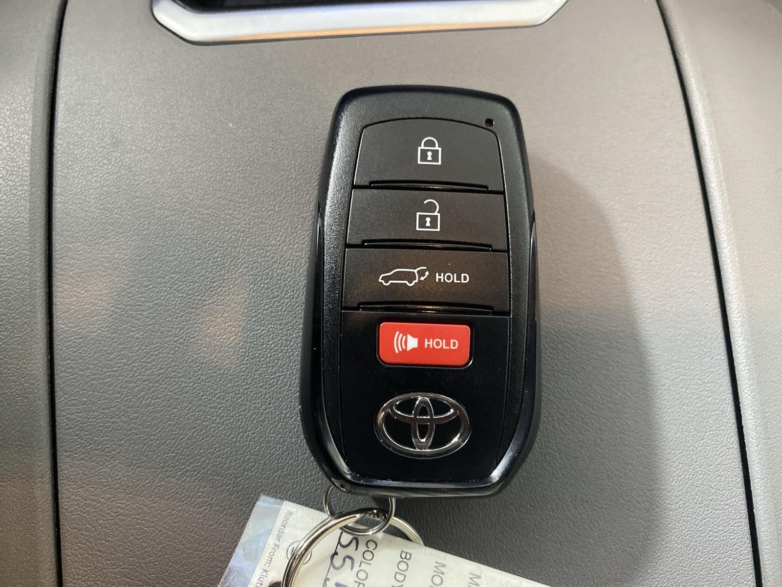 2025 Toyota Highlander XLE
