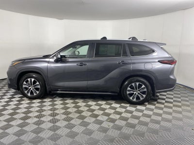 2025 Toyota Highlander XLE